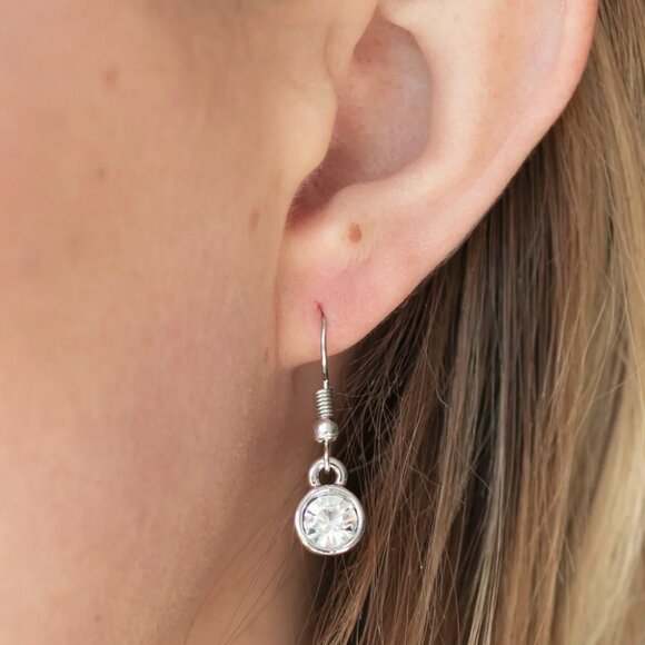 Paparazzi Jewelry Accessories - Bless Your Heart - Red Necklace - Vintage - Picture 3 of 6